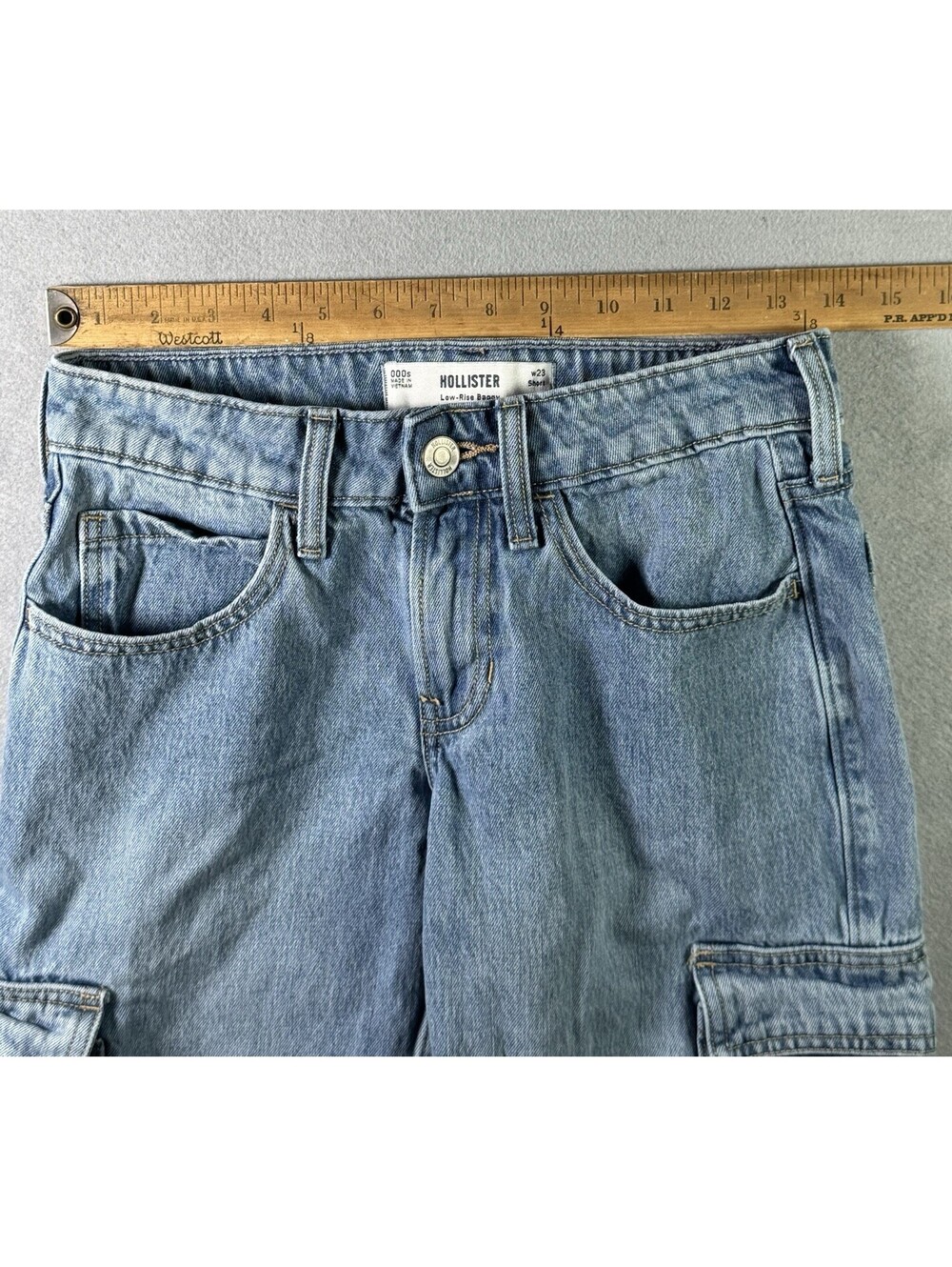 Hollister Low-Rise Baggy Cargo Jeans  Size 000S W23 Short - Picture 4 of 9